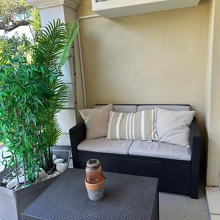 A Esterel Belahome Apartment Saint-Raphaël